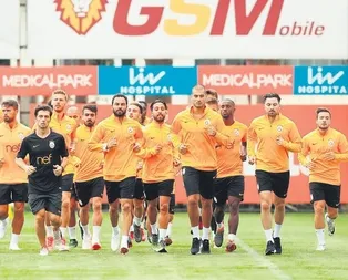 Şampiyon sahaya indi