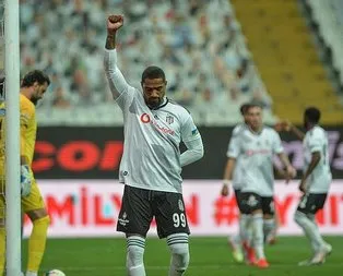 Bir şok da Boateng’den