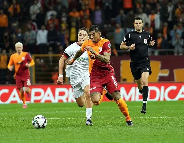 galatasarayin-3-yildizi-derbi-oncesi-harekete-gecti-tek-hedef-fenerbahce-galibiyeti-1649029424231.jpeg Galatasaray’ın 3 yıldızı derbi öncesi harekete geçti! Tek hedef Fenerbahçe galibiyeti-4