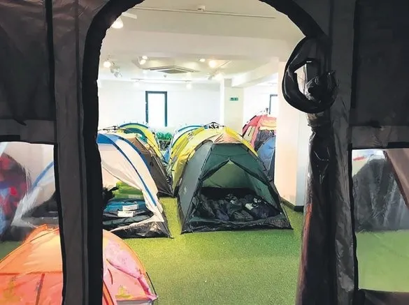 İstanbul'daki 5,8'lik deprem sonrası çadırlar yok satıyor!-1