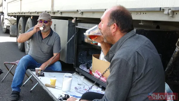 Gürcistan sınırında 16 kilometre uzunluğunda TIR kuyruğu oluştu! 3 günde sadece 3 kilometre ilerleyebiliyorlar - 24