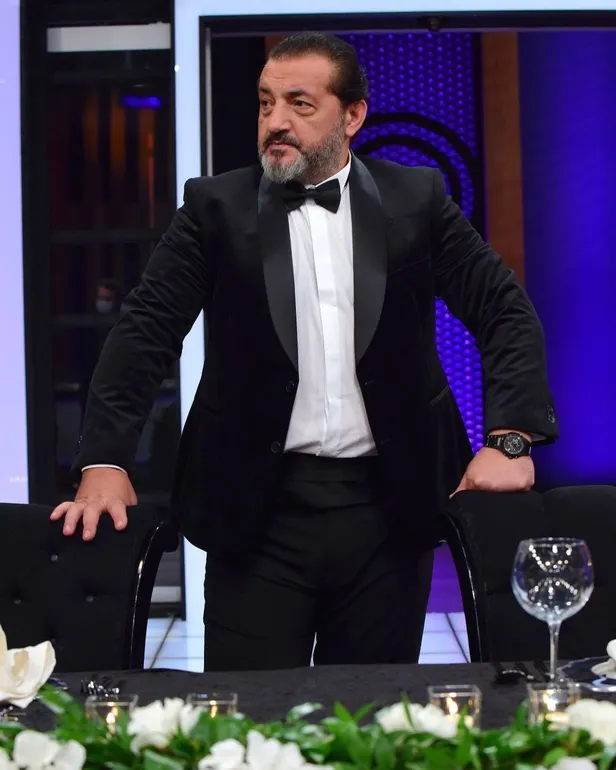 Mehmet Yalçınkaya out kızı Sude Yalçınkaya in babasını solladı! Masterchef Mehmet Şef'in kızı Sude bikinili boydan boya salındı-2