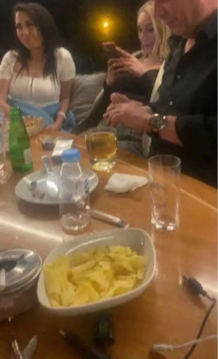 1779187399901.jpg Tanju Özcan'ın uçkur yatındaki "sarışın kadın" ortaya çıktı: Zeynep K. her şeyi anlattı-8
