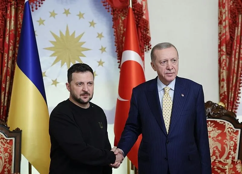 Başkan Recep Tayyip Erdoğan, Ukrayna Devlet Başkanı Volodimir Zelenskiy ile bir araya geldi. Görüşme, Dolmabahçe Çalışma Ofisi'nde basına kapalı gerçekleşti. (9 Mart 2024)