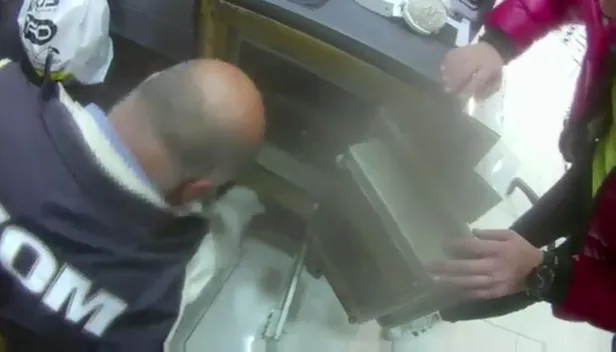 İstanbul'da hareketli dakikalar! 65 bin sahte ürün ele geçildi-2