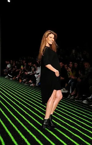 Tülin Şahin anne oldu... Kızı Siena'ya kavuştu...