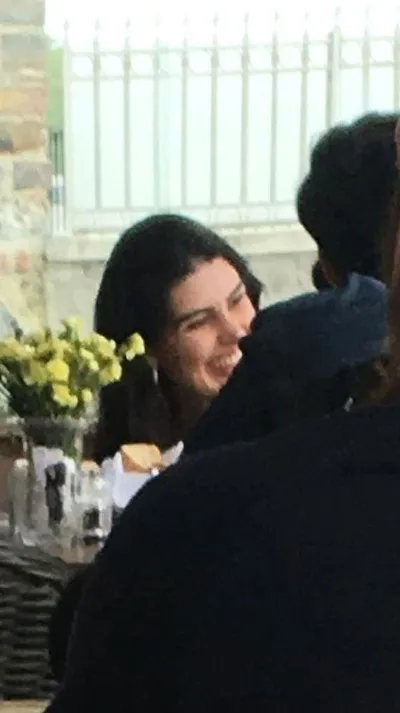 Mert Fırat ile İdil Fırat Yeniköy'de görüntülendi-3