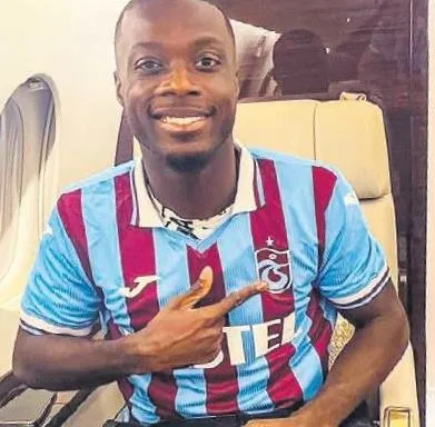 pereyra-ile-yeniden-1694212093733.jpeg Beşiktaş Arjantinli yıldız ile yeniden masada! Roberto Pereyra'yla görüşmeler olumlu ilerliyor-4