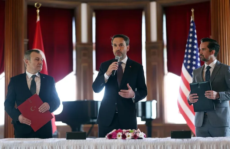 Enerji ve Tabii Kaynaklar Bakanı Alparslan Bayraktar duyurdu: BOTAŞ ve ExxonMobil, LNG ticaretine ilişkin işbirliği anlaşması imzaladı-3