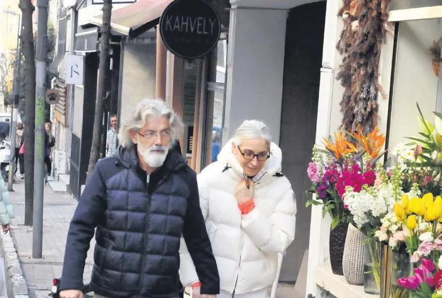 Liseli aşıklar gibi