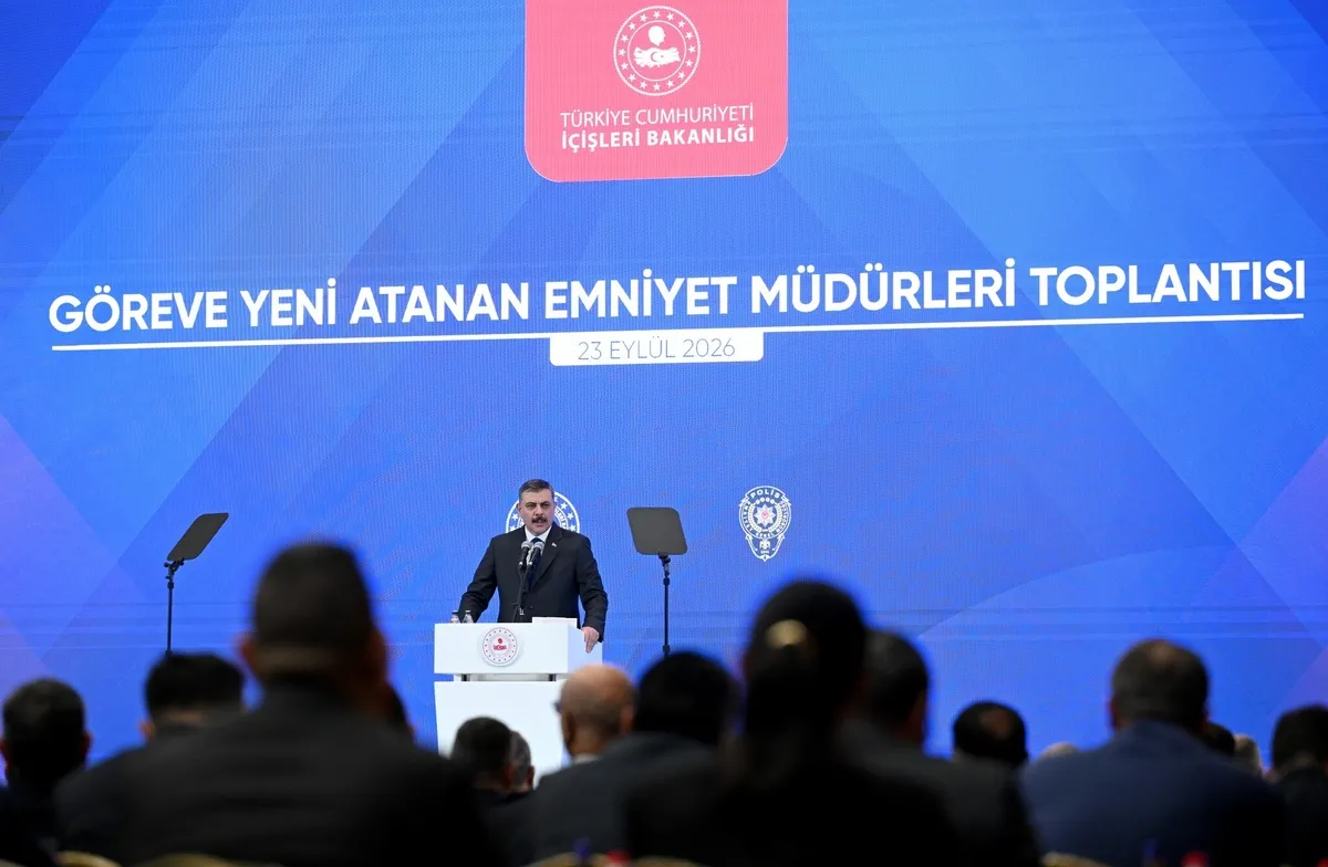1790166418966.jpeg Bakan Çiftçi'den yeni emniyet müdürlerine 10 maddelik talimat! Okul güvenliğine özel uyarı: Tehlike okulun kapısına gelmeden tedbirimizi alacağız-3