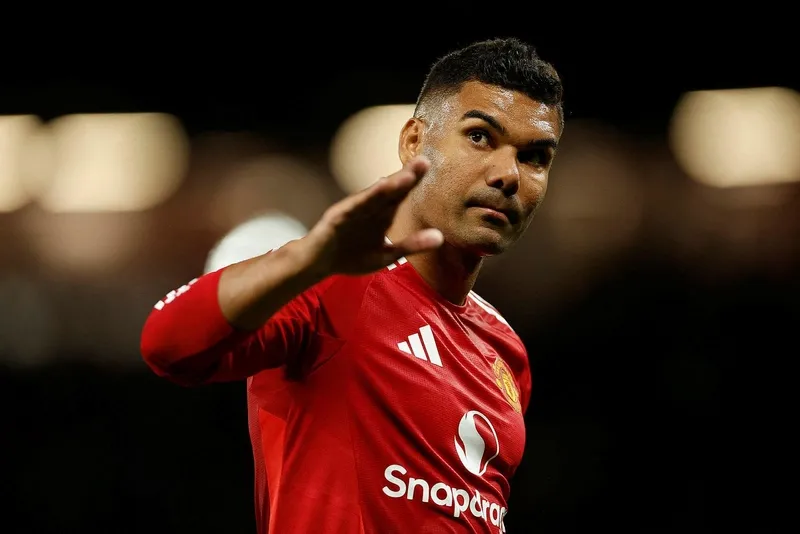 galatasaraya-dunya-yildizi-okan-buruk-bizzat-istedi-1728899742398.jpeg Casemiro'nun sözleşmesi 2026 yılında bitiyor. (REUTERS)