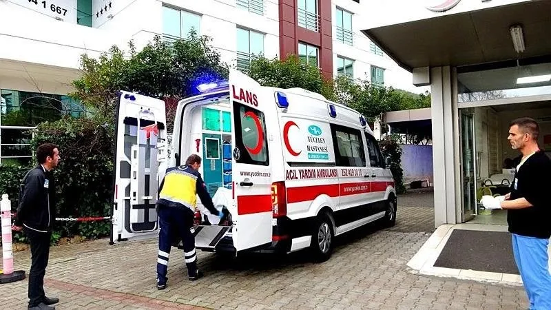 Yoğun bakım ünitesinde yatan Tayfur, ailesi tarafından ilk olarak ambulans helikopterle havalimanına, ardından ambulans uçak ile Antalya'ya sevk edildi. (İHA)