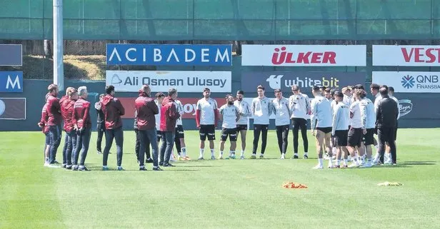 Trabzonspor hocası Bjelica’dan oyunculara net mesaj: Kazanmak isteyen benimle kalır