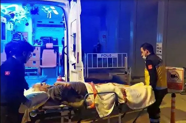 Son dakika: Yeşilova Belediye Başkanı Mümtaz Şenel ve eşi evlerinde silahlı saldırıda yaralandı! Bakanlıktan açıklama geldi