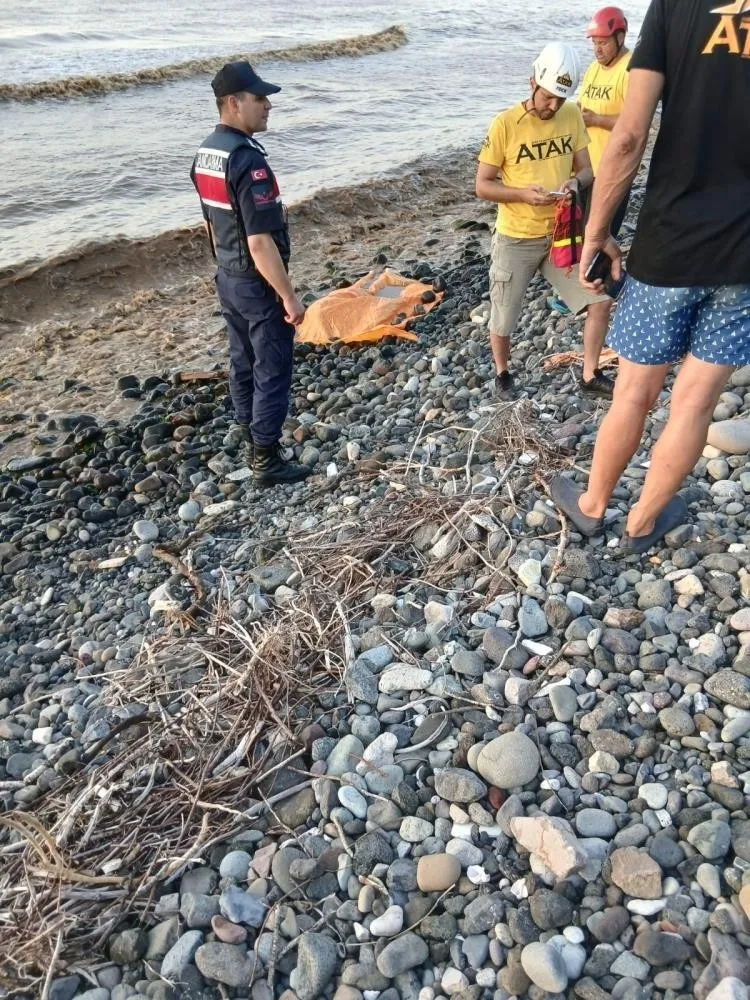 giresunda-sel-felaketi-can-aldi-anne-ve-2-kizi-suya-kapildi-1i-oldu-1786560732320.jpeg Giresun'da sel felaketi can aldı! Anne ve kızları suya kapıldı: 2 ölü-3