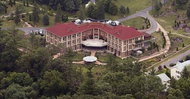 Amerika'daki FETÖ'cülerin lüks yaşamı görüntülendi! Hepsi villada oturuyor