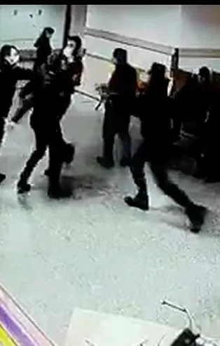 Samsun'da doktora bıçaklı saldırı girişimi! Acil serviste korku dolu anlar