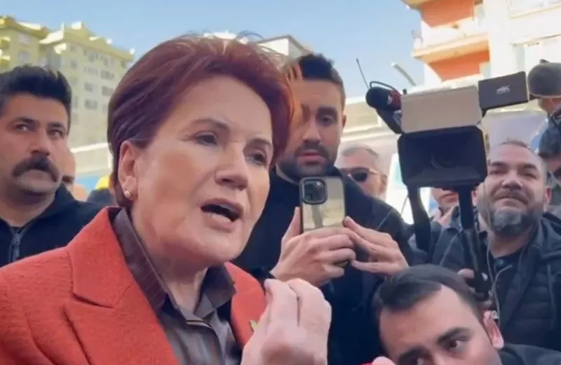 meral-aksener-chpli-secmenle-tartisti-deme-tesekkur-ediyorsunuz-bize-kufrediyorsunuz-hadi-be-1709043224159.jpg Meral Akşener CHP'li seçmenle tartıştı: DEM'e teşekkür ediyorsunuz bize küfrediyorsunuz hadi be!-3