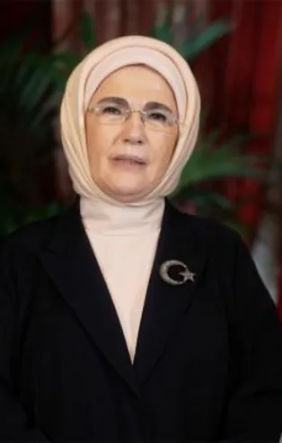 Emine Erdoğan'dan İstanbul'daki patlamayla ilgili taziye mesajı: "Ülkemize geçmiş olsun"