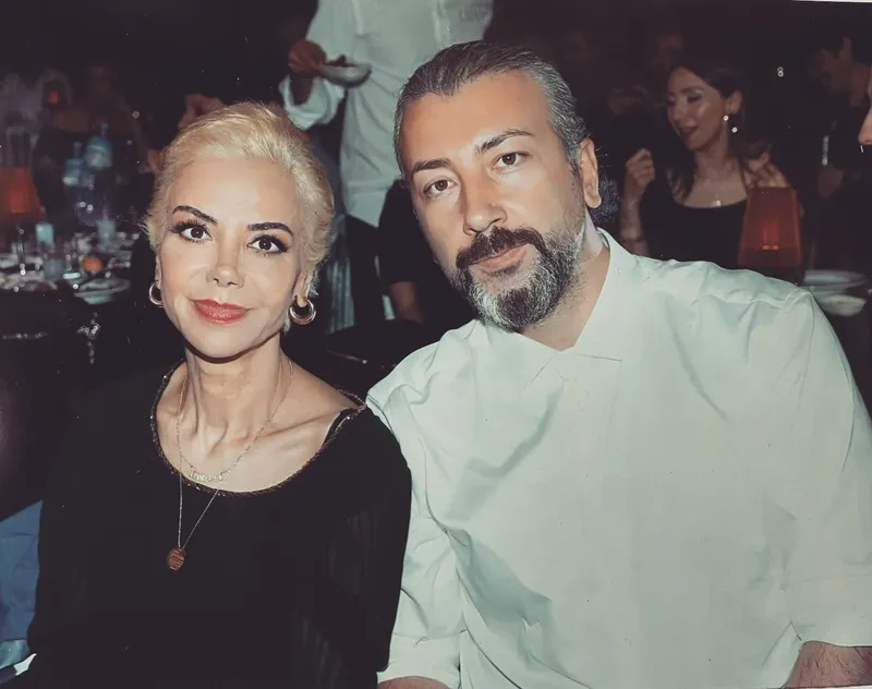 tanyelinin-esi-ilker-sunneliden-duygulandiran-paylasim-bir-ask-hikayesinin-kahramani-1743157606714.jpg Kaynak: Sosyal medya