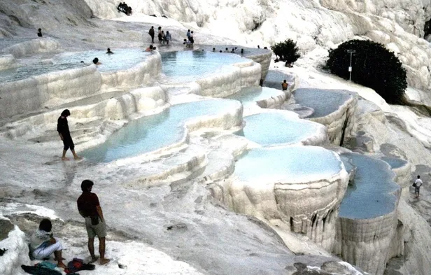 tum-algi-ve-zorluklara-ragmen-turkiye-ziyaretci-sayisini-yuzde-151-arttirarak-turizmde-gelir-rekoru-kirdi-1651281065788.jpeg Tüm algı ve zorluklara rağmen Türkiye ziyaretçi sayısını yüzde 151 arttırarak turizmde gelir rekoru kırdı-2