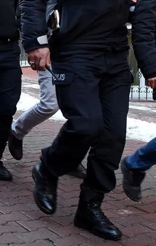 Adana'da 25 eski öğretmene FETÖ'den hapis!