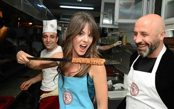 Ünlü Hollywood yıldızı Sarah Butler İstanbul'da kaza geçirdi!-2