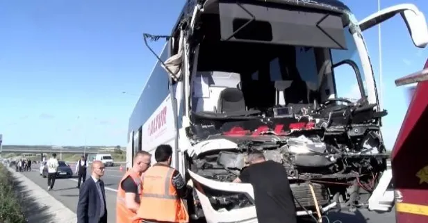 THY personelini taşıyan servis aracında can pazarı! 20'den fazla yaralı