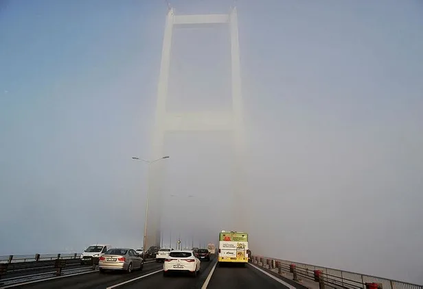 SON DAKİKA: İstanbul sise teslim! Boğaz'da gemi geçişleri çift yönlü askıya alındı | Şehir Hatları bazı seferleri iptal etti-3