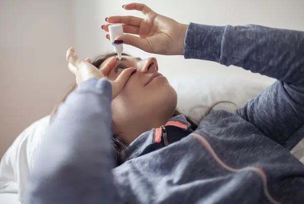 Göz damlası kullanmak orucu bozar mı?-3