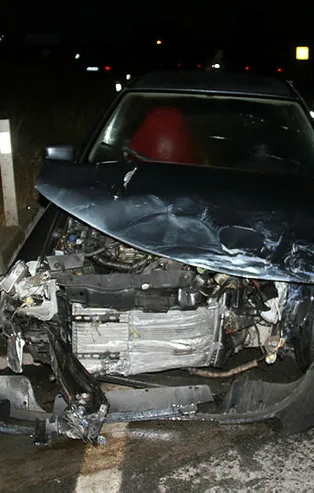 Konya'da kavşakta feci kaza! Minibüsle otomobil birbirine girdi