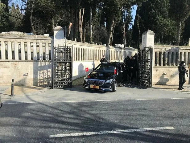 Başkan Erdoğan anne ve babasının kabirlerini ziyaret etti-1