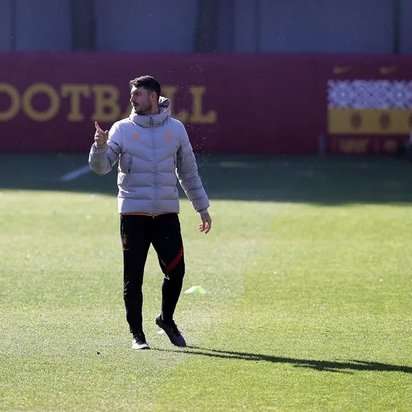 burak-elmastan-teklif-alan-albert-riera-fatih-terimden-izin-istedi-aslolan-galatasaraydir-1642512442460.jpg Burak Elmas’tan teklif alan Albert Riera Fatih Terim'den izin istedi: Aslolan Galatasaray’dır-5