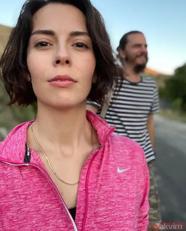 Defne Samyeli'nin kızı Deren Talu bikinili kareleriyle ortalığı kasıp kavurmuştu! Bu kez sevgilisi ile aşka geldi Baran Tınaz ile plajda... - 49