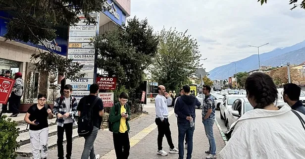 Kütahya Simav'da 5.4'lük şiddetli deprem! İstanbul, Bursa, Balıkesir ve İzmir sallandı... Açıklamalar peş peşe