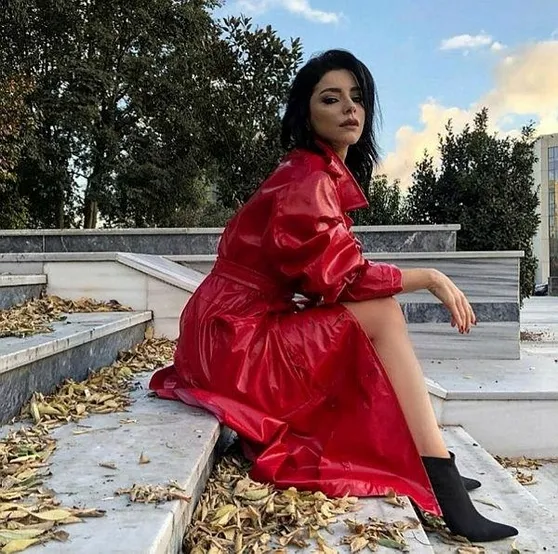 Merve Boluğur sosyal medya reklamlarıyla köşeyi döndü! - 3