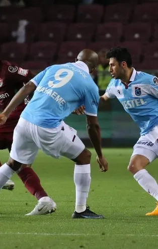 Şampiyon Trabzonspor'un Hatayspor beraberliği sonrası spor yazarlarından çarpıcı değerlendirmeler