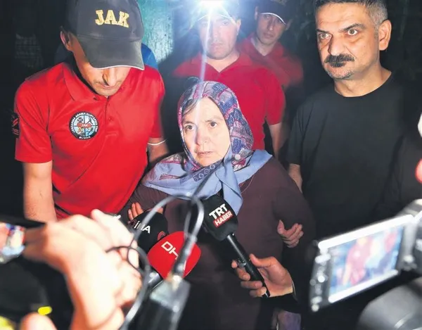 komedi-filmi-gibi-hirsizlik-yaparken-unuttugu-telefonunu-istemeye-geldi-yurttan-ve-dunyadan-haberler-1627254615666.jpeg Komedi filmi gibi! Hırsızlık yaparken unuttuğu telefonunu istemeye geldi | Yurttan ve dünyadan haberler...-9