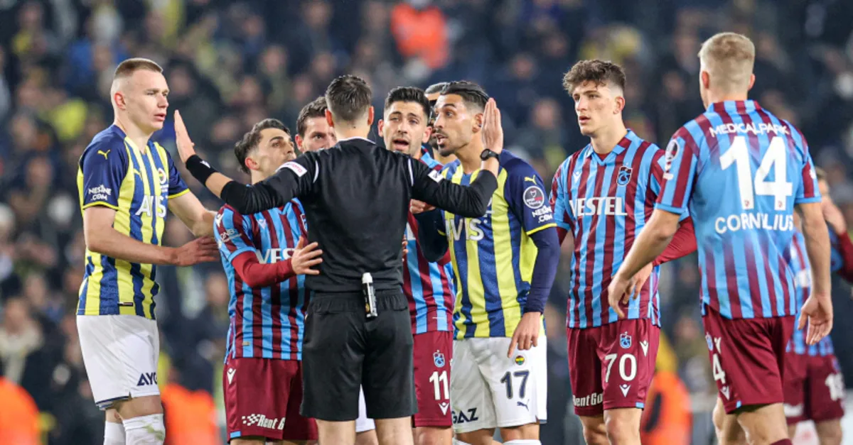 Fenerbahçe - Trabzonspor maçı sonrası Zorbay Küçük için şok sözler: Hakem rezaleti