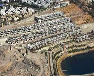 Bodrumda rezidans ve villa inşaatındaki yıkımı bakanlık sürdürüyor