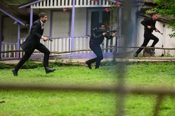 ben-bu-cihana-sigmazam-zirveye-demir-atti-aksiyon-bir-an-olsun-dinmedi-iste-son-bolumde-yasananlar-1685547284838.jpg Ben Bu Cihana Sığmazam zirveye demir attı! Aksiyon bir an olsun dinmedi! İşte son bölümde yaşananlar...-2