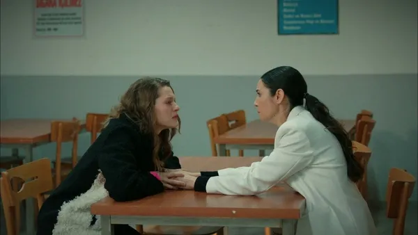 nebahat-suzana-yardim-edecek-mi-kardeslerim-53-bolum-2-fragmani-yayinlandi-akifi-bu-yaptiklarina-pisman-etmeye-1652994954216.jpg Nebahat, Suzan’a yardım edecek mi? Kardeşlerim 53. bölüm 2. fragmanı yayınlandı: “Akif’i bu yaptıklarına pişman etmeye var mısın?”-3