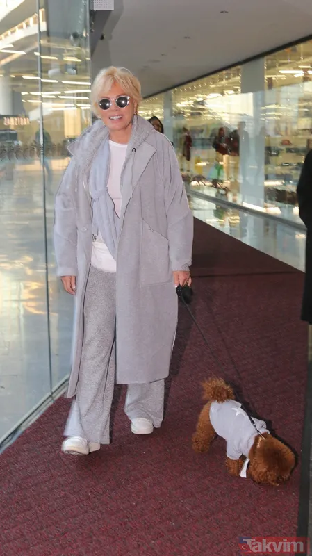 76 yaşındaki ablası Ajda Pekkan gibi yıllara meydan okuyan 73 yaşındaki sanatçı Semiramis Pekkan görüntüsüyle olay oldu - 4