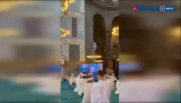 Başkan Erdoğan'dan Ayasofya'daki hafızlık icazet töreninde Kur'an tilaveti