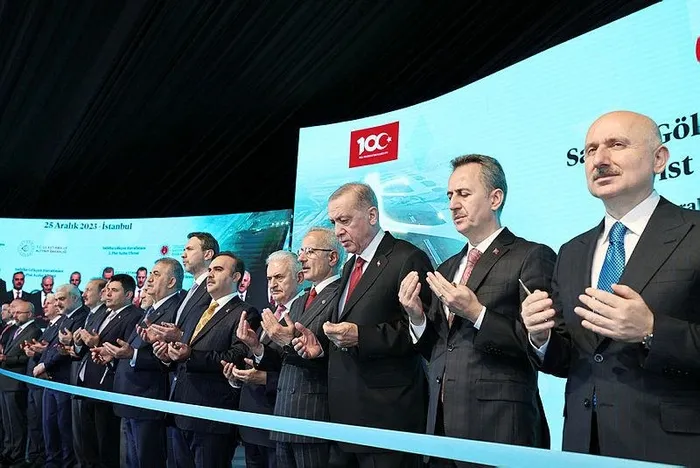 Başkan Erdoğan'dan Türkiye'nin en büyük ikinci pistinin açılışında önemli açıklamalar-12