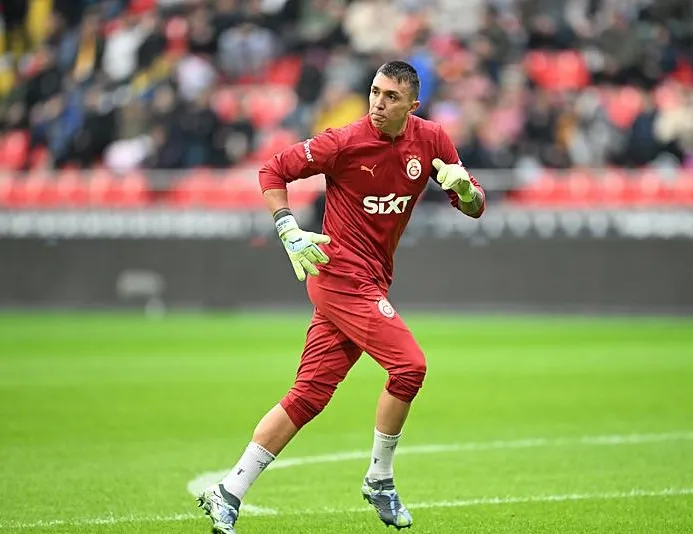 Muslera’dan aktör göndermesi