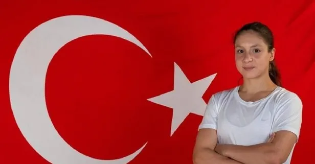 SON DAKİKA: Tokyo Olimpiyatları’nda Türk bayrağını milli yüzücüler Merve Tuncel ile Berke Saka taşıyacak