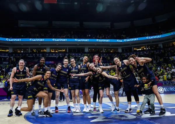 son-dakika-fenerbahce-safiport-fiba-kadinlar-avrupa-ligi-dortlu-finalinde-finale-yukseldi-1649449814941.jpg
