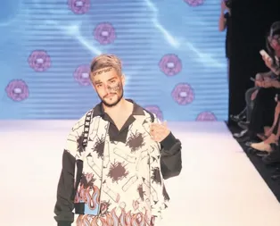 Podyumda rüzgar çıktı